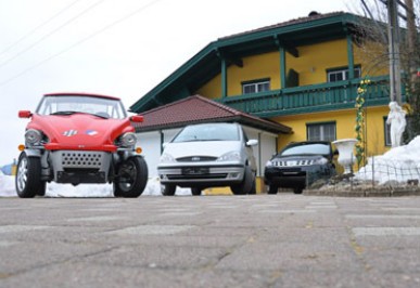 Le 3 auto in palio insieme alla villa: Nissan Murano, Ford Galaxy e Legier Offen
