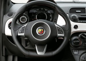 Gli interni della 500 Abarth - clicca sulla foto per ingrandirla